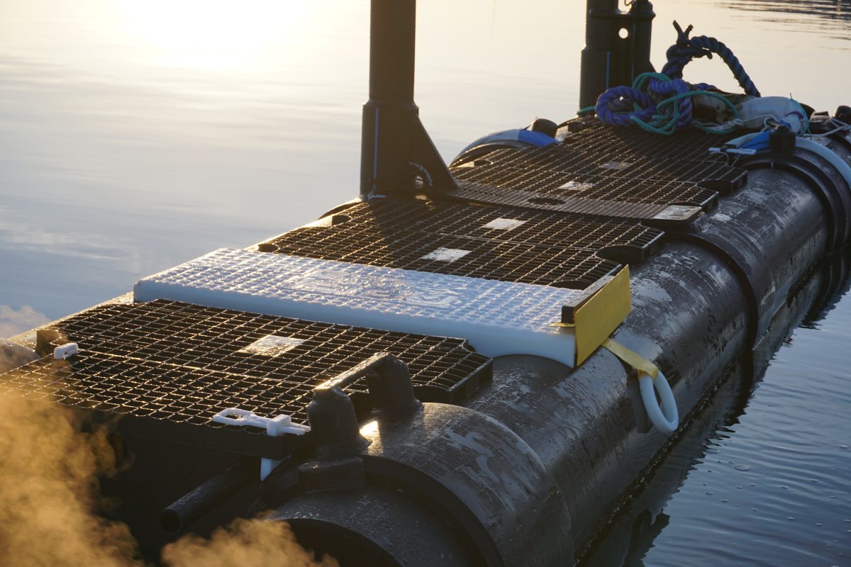 NOFI redningsleider kan brukes på de fleste flytekrager- og den ligger skjult i gangbanen!